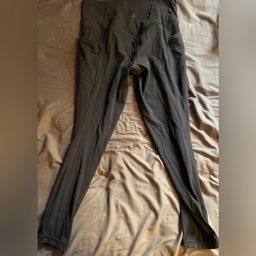 Black Athleta Salutation 7/8 Powervita Leggings